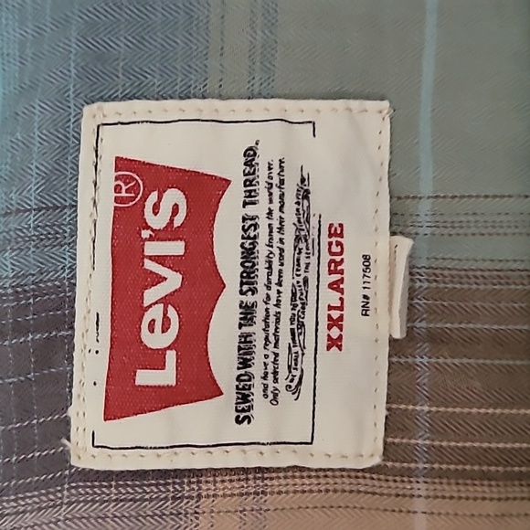 Vintage Levi's Shacket - Picture 2 of 5